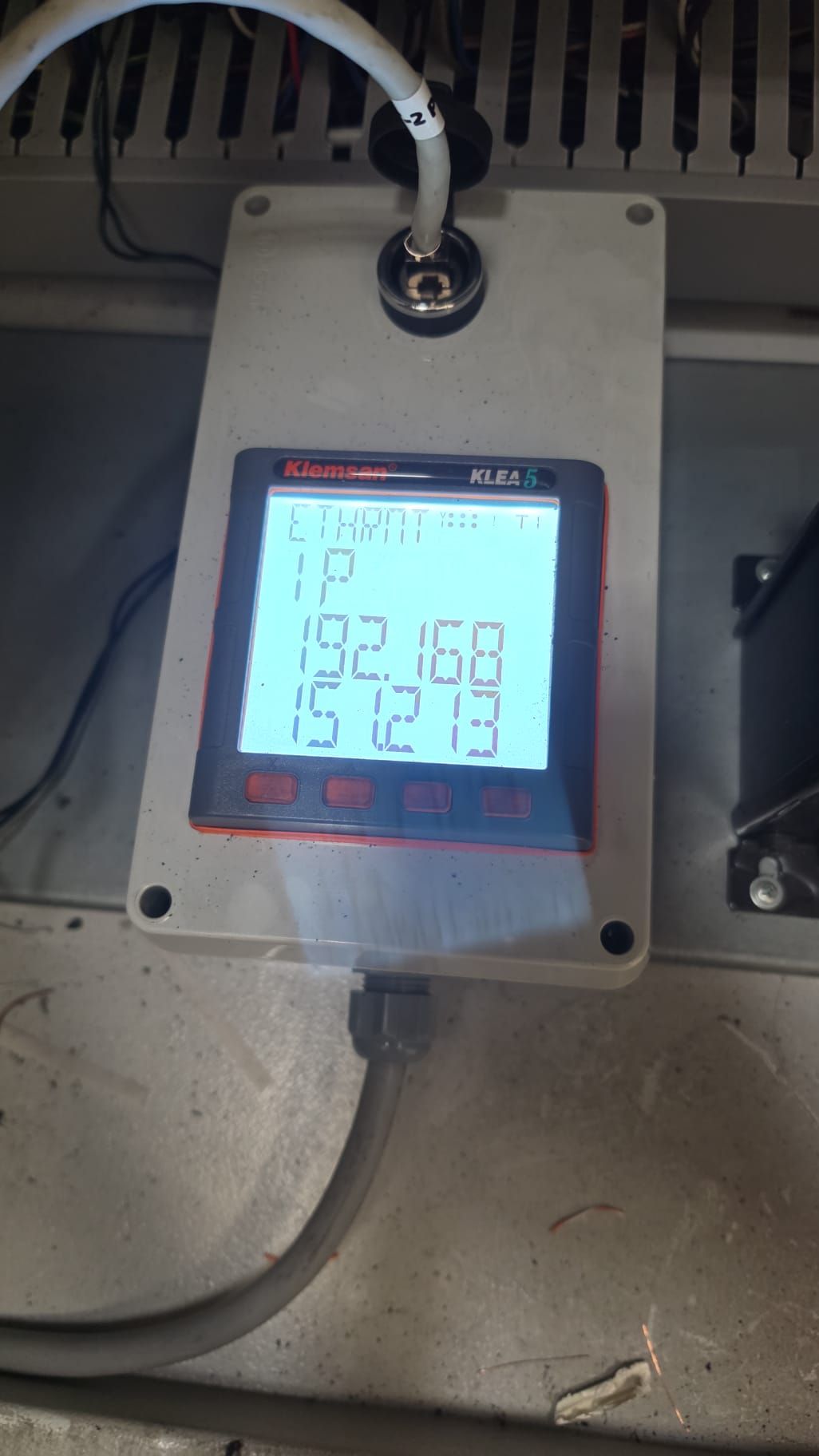 Sahada çalışan enerji analizörü