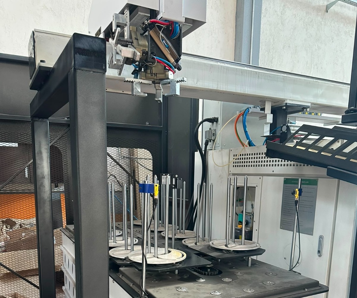 Robotik CNC Besleme Hücresi